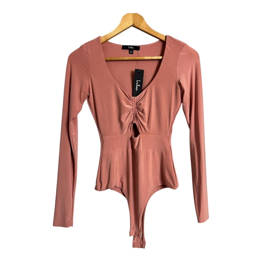 NWT Lulu's Salmon Pink Bodysuit with Keyhole Long Sleeve Top New Small